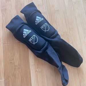 BRAND NEW - Age 3-5 Adidas Soccer SockGuard MLS Size small!